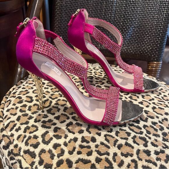 NEW GLINT Heels - Picture 3 of 10